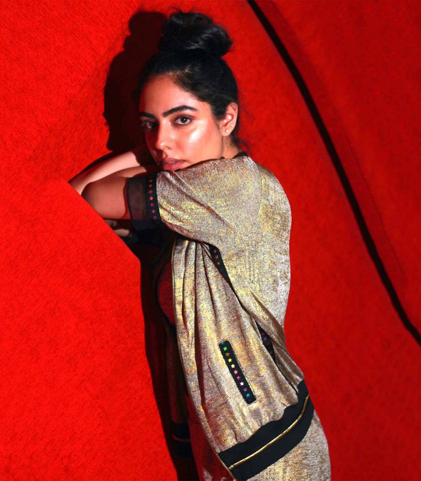 Gold Jersey Short Sleeve Jacket & Shorts Set - Image 3