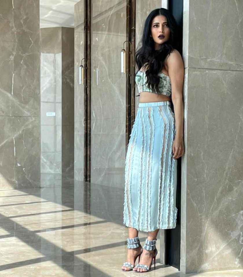 Shruti Haasan Green/Peach Cotton-Velvet Corset - Image 3